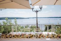 Brautpaartischdekoration mit Wannseeblick / Bride and groom table decoration with a view of Lake Wannsee